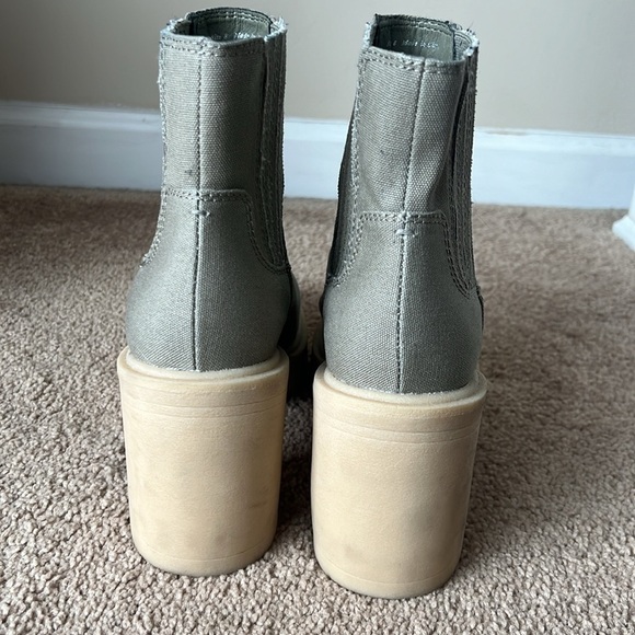 Dolce Vita Caster Heeled Ankle Booties Sage Canvas - Picture 4 of 10